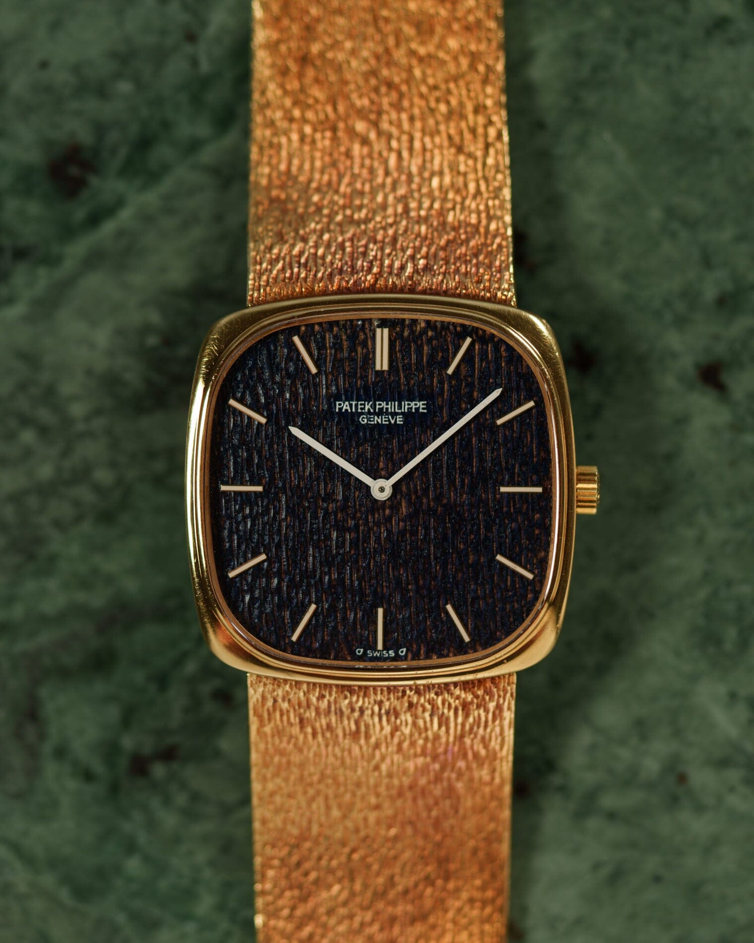 Patek Philippe 3666 クッションケース YG ブラックダイアル 槌目仕上げ Watch PATEK PHILIPPE
