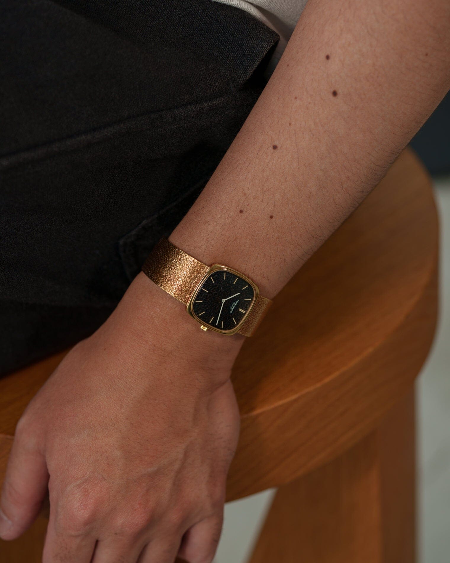 Patek Philippe 3666 クッションケース YG ブラックダイアル 槌目仕上げ Watch PATEK PHILIPPE