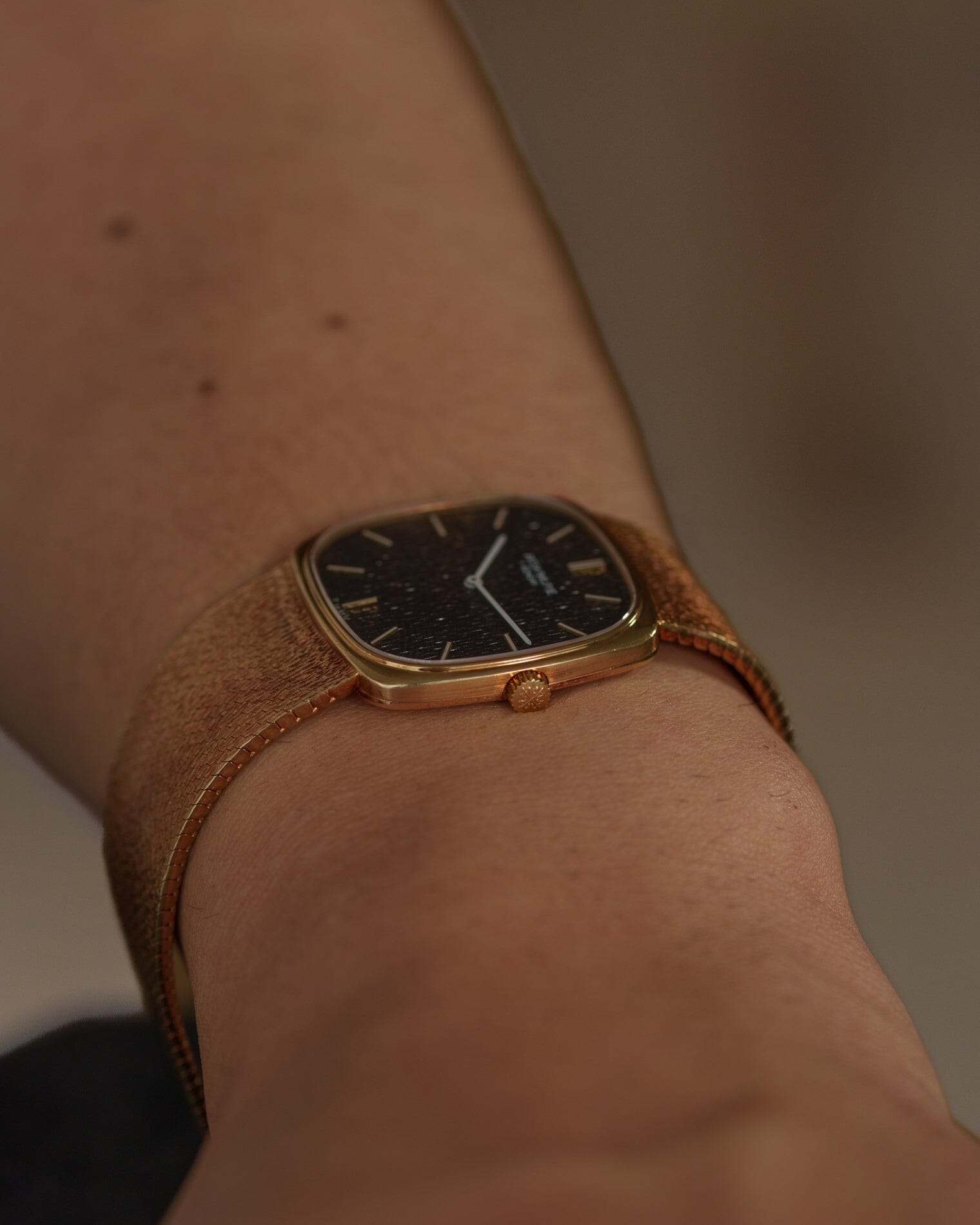 Patek Philippe 3666 クッションケース YG ブラックダイアル 槌目仕上げ Watch PATEK PHILIPPE