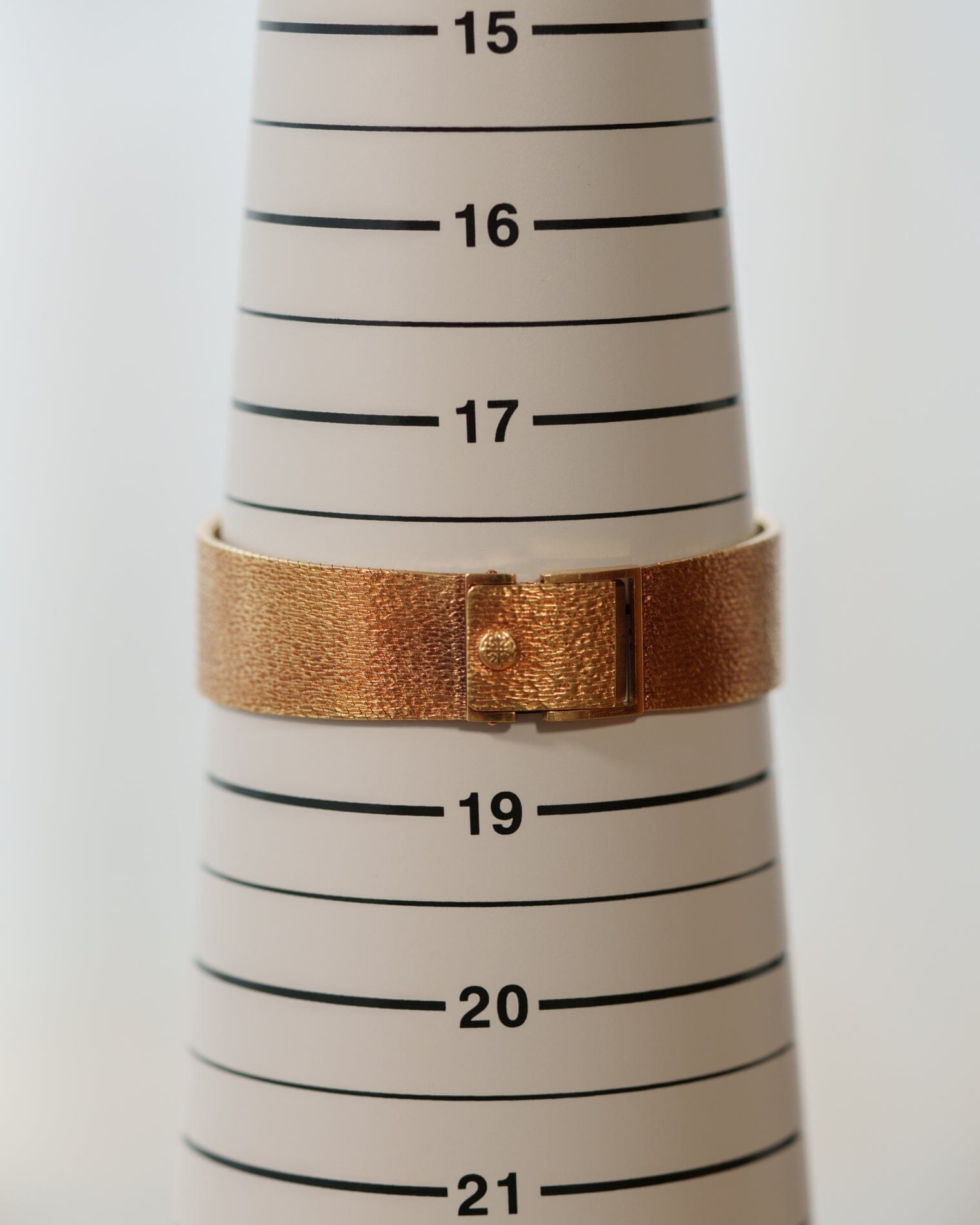 Patek Philippe 3666 クッションケース YG ブラックダイアル 槌目仕上げ Watch PATEK PHILIPPE