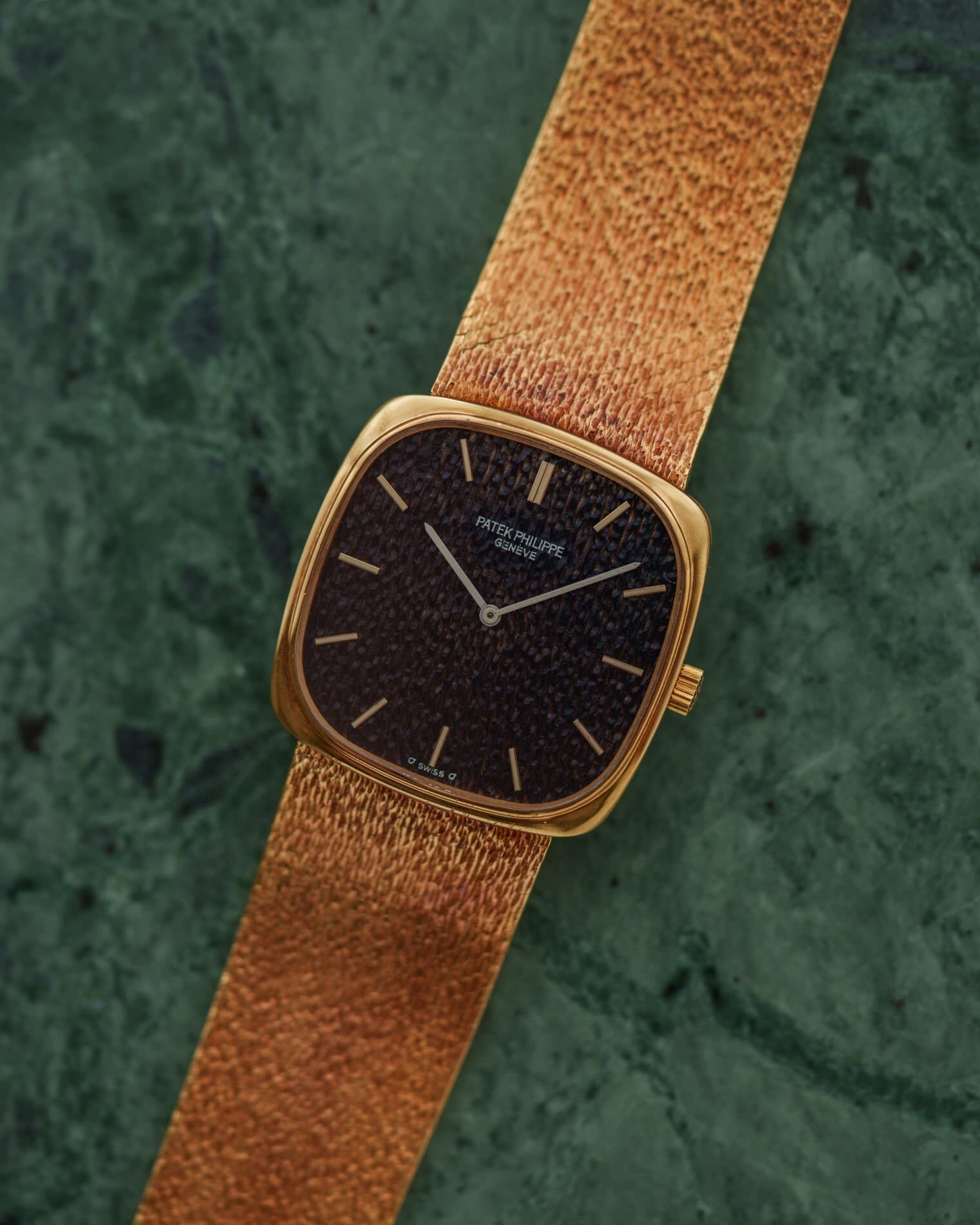 Patek Philippe 3666 クッションケース YG ブラックダイアル 槌目仕上げ Watch PATEK PHILIPPE