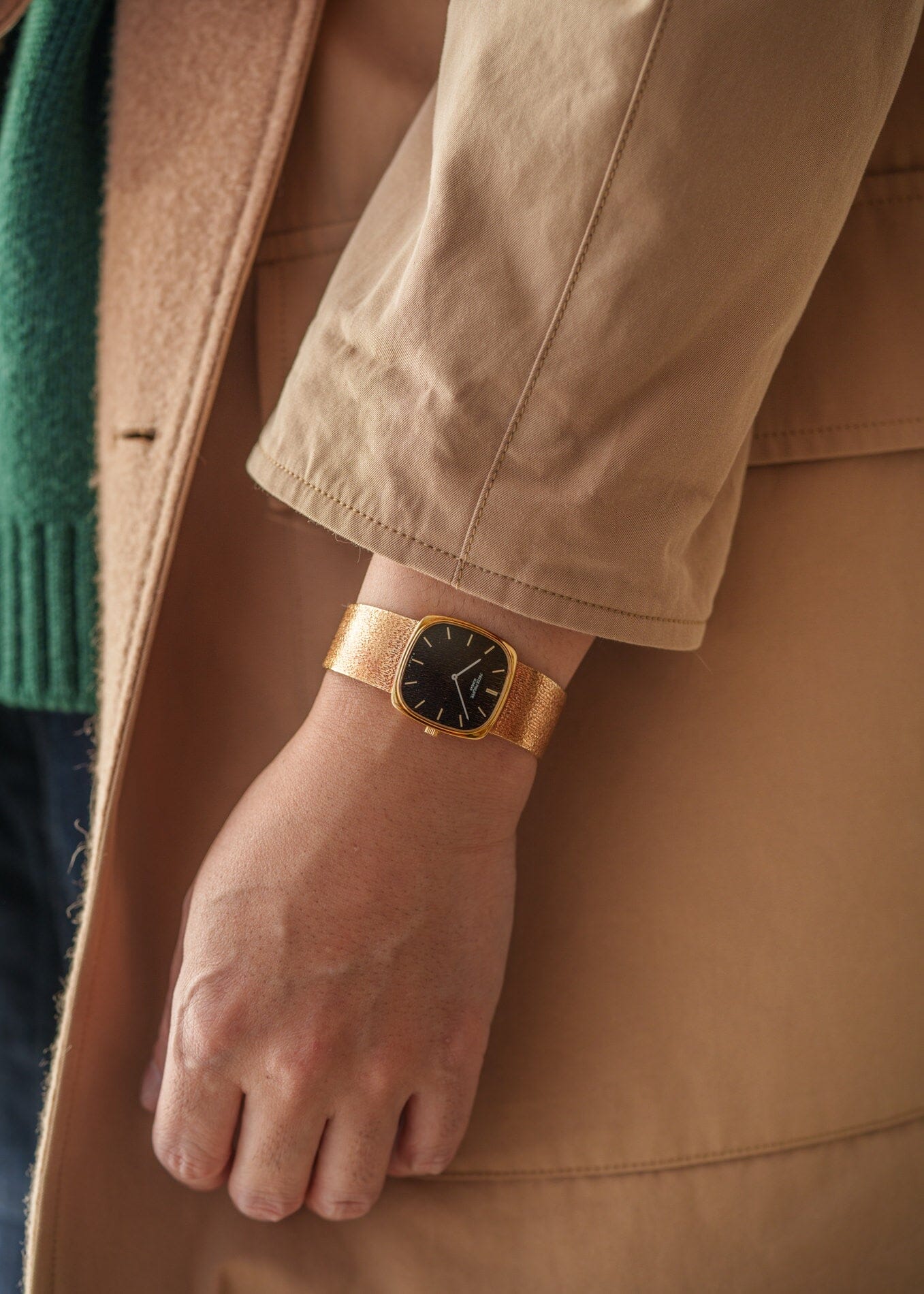 Patek Philippe 3666 クッションケース YG ブラックダイアル 槌目仕上げ Watch PATEK PHILIPPE