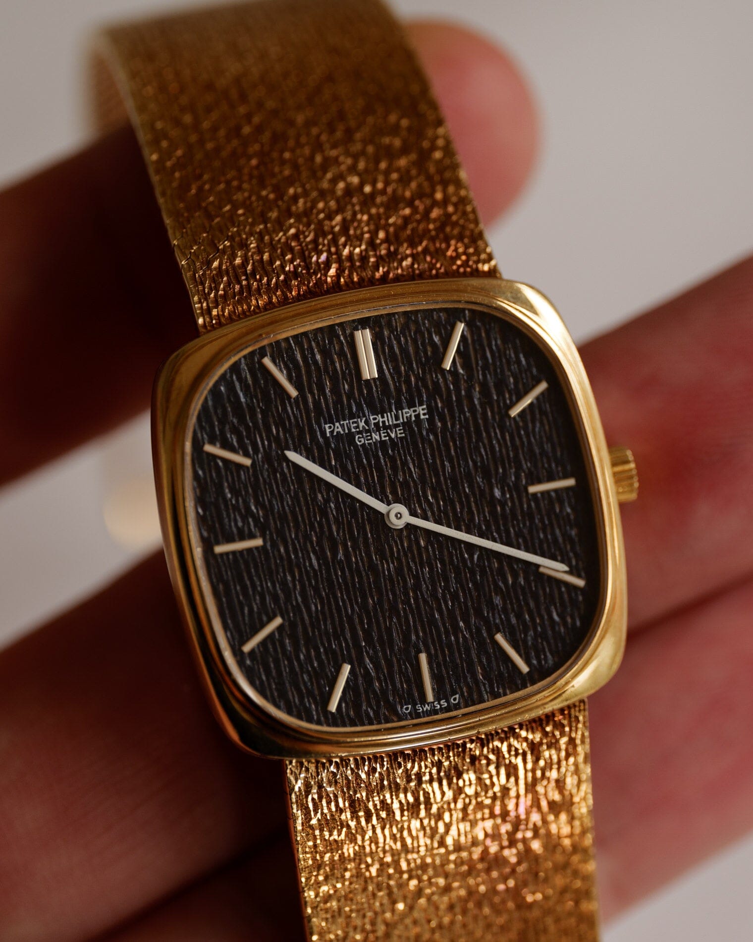 Patek Philippe 3666 クッションケース YG ブラックダイアル 槌目仕上げ Watch PATEK PHILIPPE