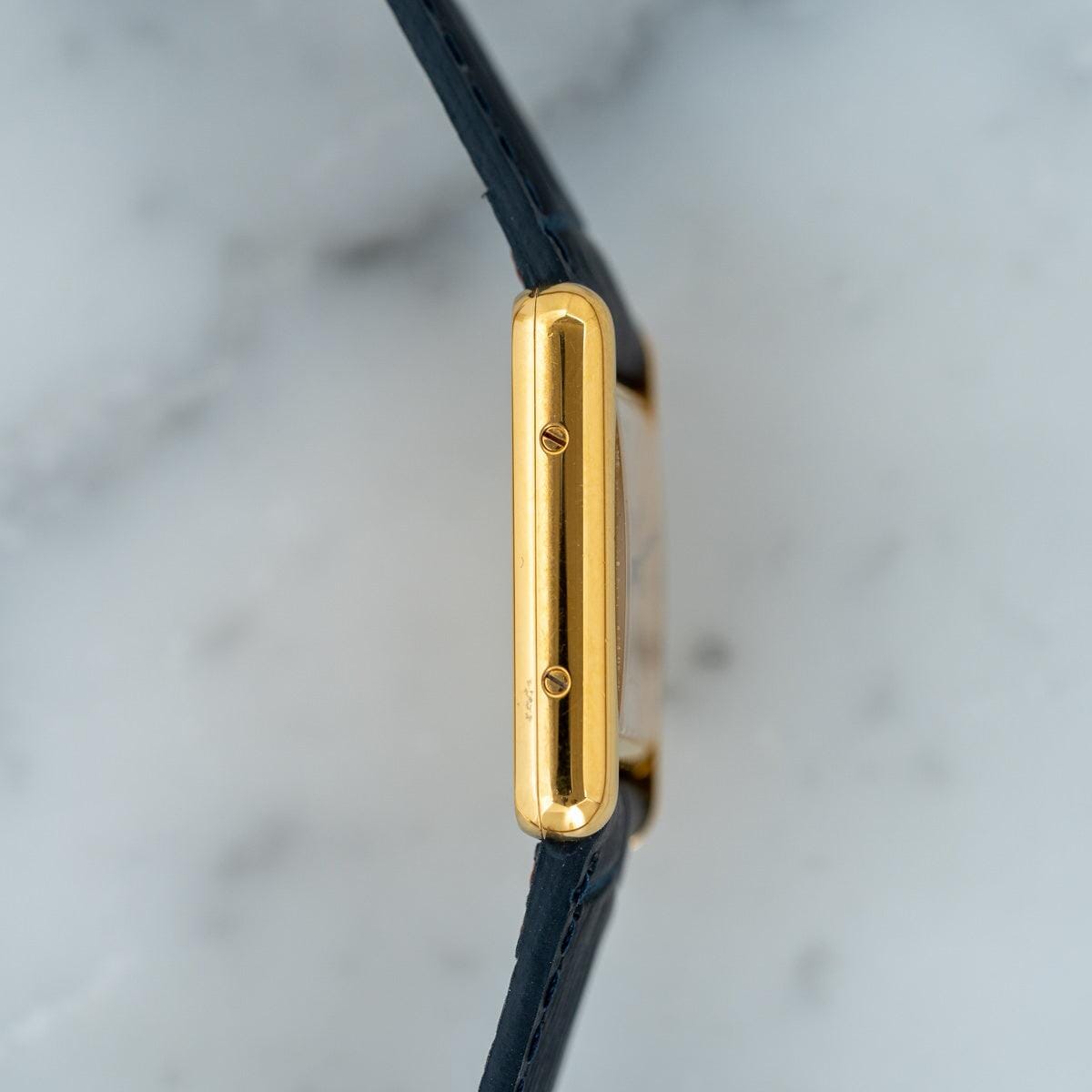 must de Cartier Tank SM QZ Opaline - Arbitro