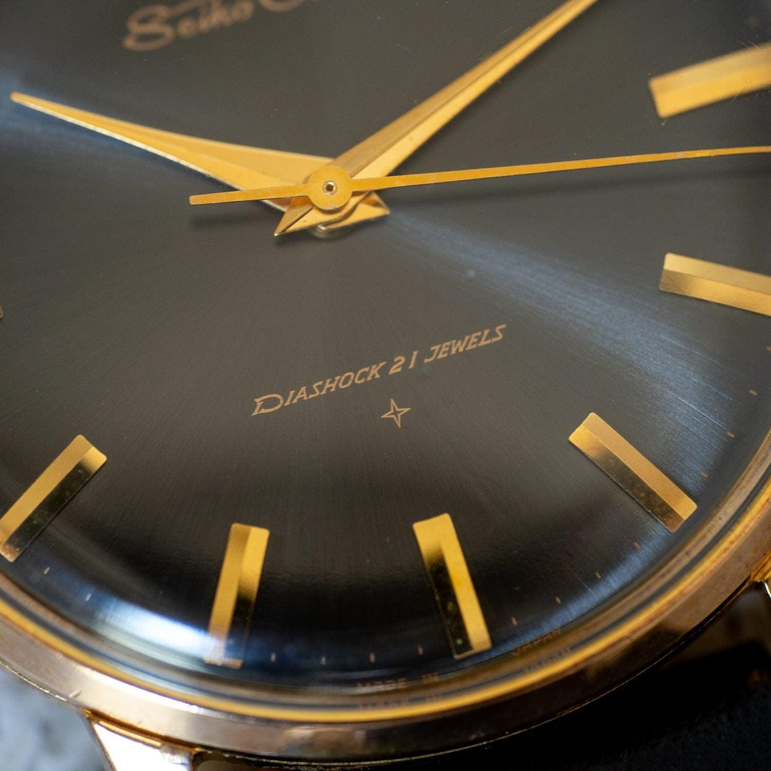 SEIKO Crown Black Dial 1960s - Arbitro