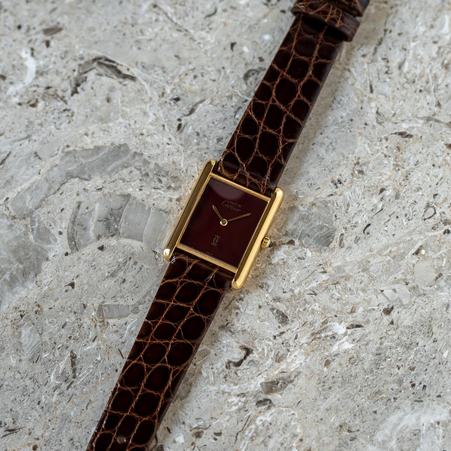 must de Cartier Tank LM Bordeaux - Arbitro