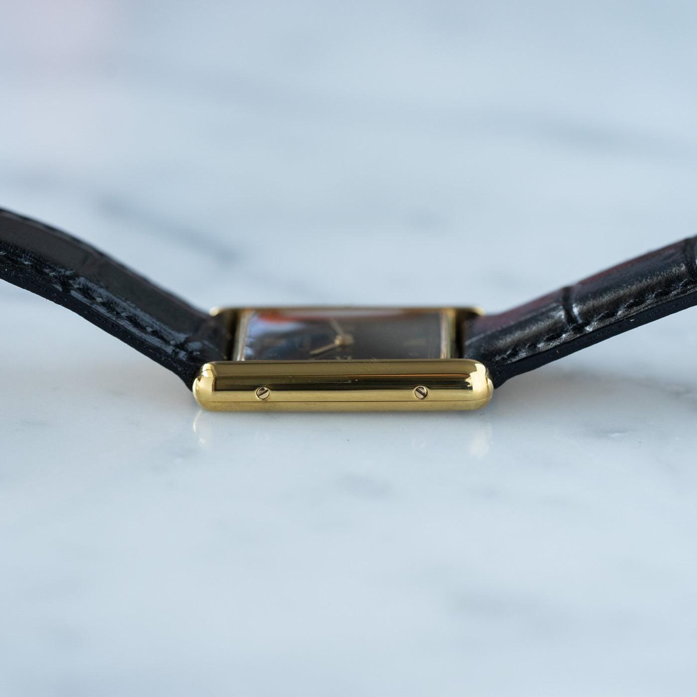 must de Cartier Tank LM QZ Black Roman Dial - Arbitro