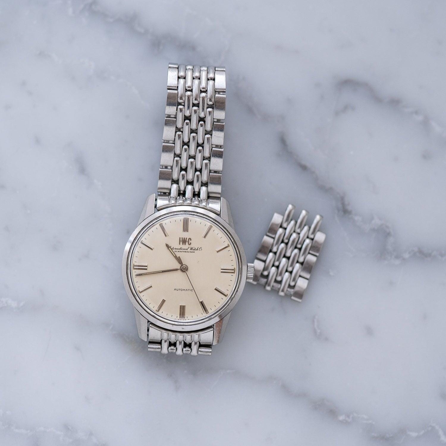 IWC Round R810A Ivory Dial - Arbitro