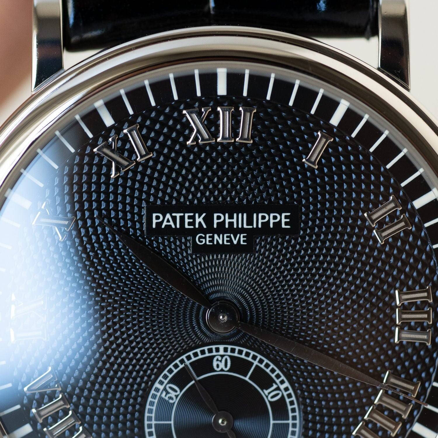 PATEK PHILIPPE Calatrava 5022 WG Black Guilloche Dial Box and Paper - Arbitro