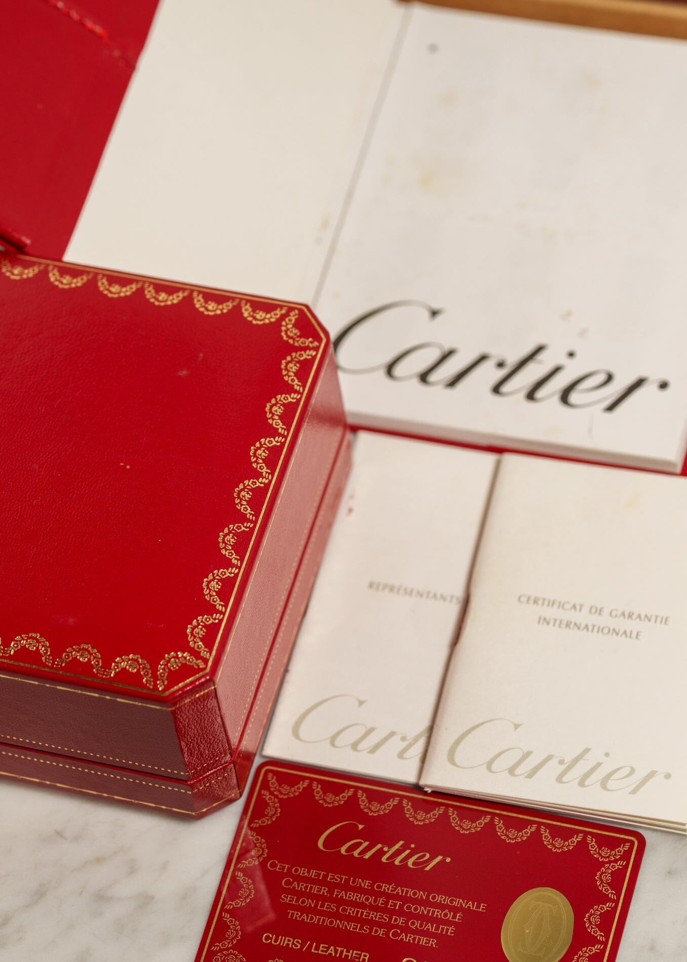 か*0様 les must de Cartier カルティエ 英語 本 洋書ファ 【公式通販】