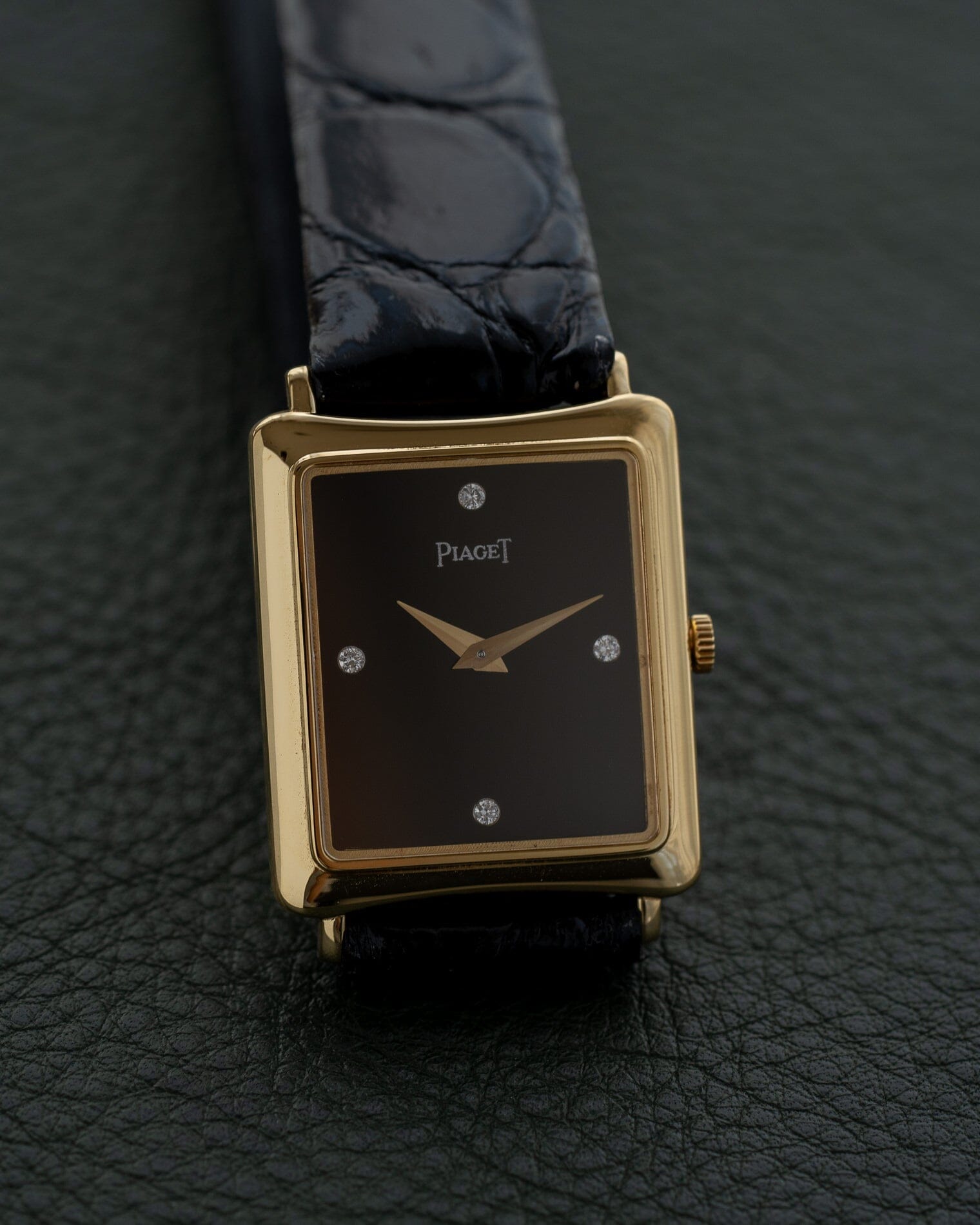 Piaget Rectangle 9254 YG Black Dial with 4 Diamond Indexes Cal.9P2