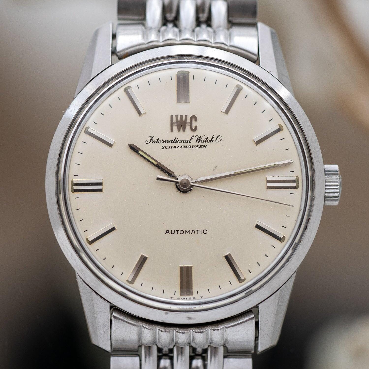 IWC Round R810A Ivory Dial - Arbitro